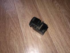 Кнопка стеклоподъемника. Toyota Mark II, GX90, JZX90, JZX90E, JZX91, JZX91E, JZX93, LX90, LX90Y, SX90 Toyota Cresta, GX90, JZX90, JZX91, JZX93, LX90...