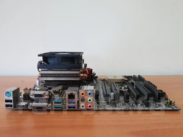 Socket FM2+ ����