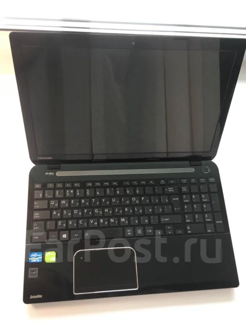 Toshiba Satellite. 15.6", ��� 8 ��, WiFi: 1, Bluetooth: 1 ����
