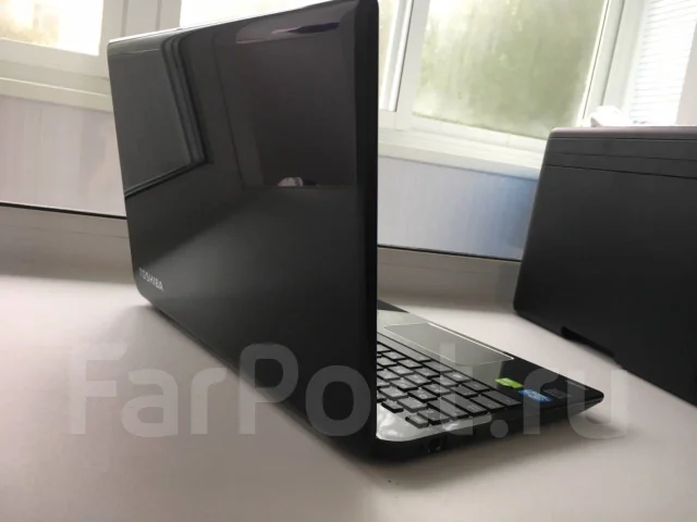 Toshiba Satellite. 15.6", ��� 8 ��, WiFi: 1, Bluetooth: 1 ����