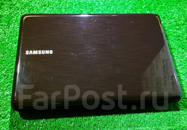 Samsung R540. 15.6", 2 530����, ��� 4 ��, ���� 250���, WiFi: 1, Bluetooth: 1, ����������� �� 1��. ����