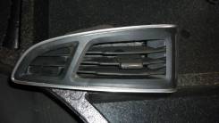 Накладка решетки вентиляционной. Ford Focus, BK, BL, BM, CB8 Двигатели: ECOBOOST, IQDB, JQDA, JQDB, JTDA, JTDB, M1DA, M2DA, M8DA, M8DB, M9DA, M9DB, MU...