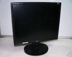 LG. 17", технология ЖК (LCD)
