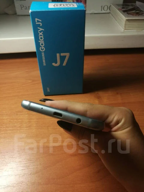Samsung Galaxy J7. �/� ����