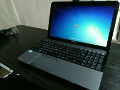 Toshiba. 15.6", 3 400����, ��� 4 ��, ���� 750���, WiFi: 1, Bluetooth: 1, ����������� �� 1��. ����