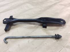 Крепление аккумулятора. Toyota: Land Cruiser, Tacoma, T100, Hilux Surf, Land Cruiser Prado, Sequoia, Tundra, 4Runner, Hilux Двигатели: 1FZFE, 1HDFTE...
