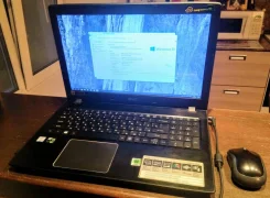 Acer Aspire E15. 15.6", 2,3����, ��� 4 ��, ���� 500���, WiFi, Bluetooth ����