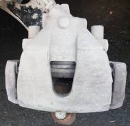 Суппорт тормозной. Ford Focus, BK, BL, BM, CB8 Двигатели: ECOBOOST, IQDB, JQDA, JQDB, JTDA, JTDB, M1DA, M2DA, M8DA, M8DB, M9DA, M9DB, MUDA, NGDA, NGDB...