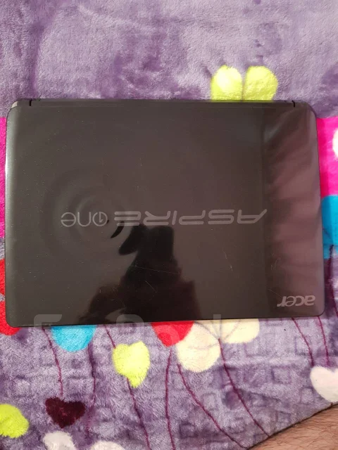 Acer Aspire One D257. 10.1", ��� 2048 ��, ���� 500���, WiFi: 1, Bluetooth: 1, ����������� �� 5��. ����