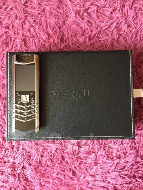 Vertu Signature. ����� ����