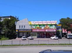 Торговое помещение — 20 м2 / Первая линия / Высокий трафик. 20 кв. м., улица Луговая 85в, р-н Баляева. Дом снаружи