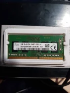 SO-DIMM DDR4.