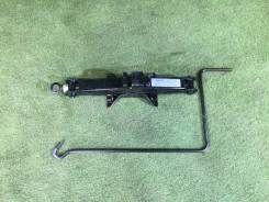 Домкрат Subaru Legacy BH9 ej254 B12 99г пробег 33368км. Subaru: Forester, Legacy, Impreza, XV, Exiga Двигатели: EJ201, EJ202, EJ203, EJ204, EJ205, EJ2...
