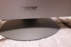 Sony. 17", ���������� �� (LCD)