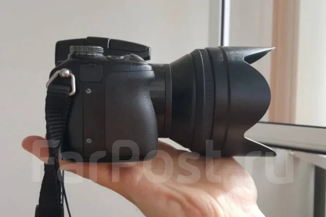 Sony Cyber-shot DSC-H50 ����