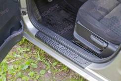 Накладка на порог. Skoda Fabia, 5J2, 5J5 Двигатели: BBM, BLS, BMS, BNM, BNV, BSW, BTS, BXW, BZG, CEVA, CFNA, CGGB, CGPA, CHFA, CHTA