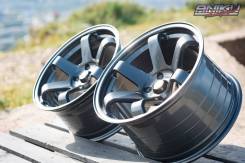 RAYS VOLK RACING. 9.0/10.0x17", 5x114.30, ET24/20, ЦО 73,1 мм.