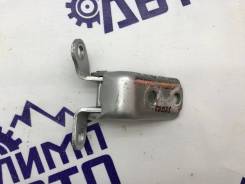 Петля нижняя задней правой двери Toyota Premio ZZT240