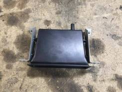Карман. Nissan: NV350 Caravan, Maxima, Altima, Lucino, NP300, Almera, Civilian, Cedric, Bluebird Sylphy, Silvia, Caravan, Xterra, Vanette Serena, Terr...