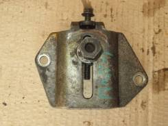 Кронштейн ролика. Mitsubishi Fuso Canter Mitsubishi Canter Двигатели: 4D33, 4D35