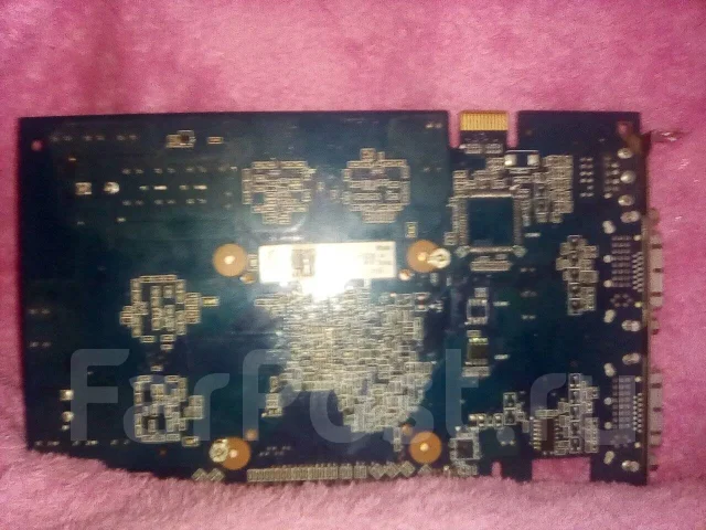 GeForce GT 220 ����