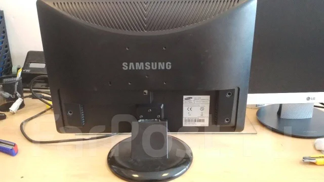 Samsung. 19" ����