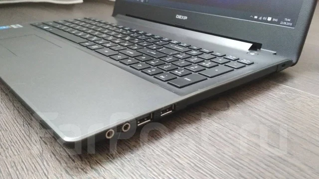 DEXP Aquilon. 15.6", 1,7����, ��� 8 ��, ���� 500���, WiFi: 1, Bluetooth: 1, ����������� �� 5��. ����