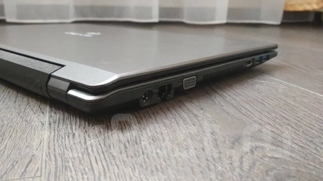 DEXP Aquilon. 15.6", 1,7����, ��� 8 ��, ���� 500���, WiFi: 1, Bluetooth: 1, ����������� �� 5��. ����