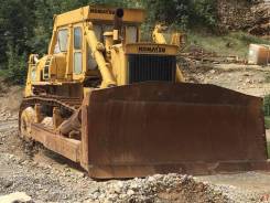 Komatsu D355A. Бульдозер