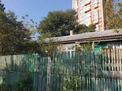 Продаю 1/2 дома. От агентства недвижимости (посредник). Дом снаружи