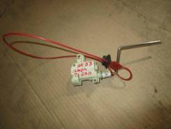 Замок лючка бензобака. Audi A4, 8EC, 8ED, 8H7, 8HE, 8K2 Двигатели: ALT, ALZ, AUK, BBJ, BDG, BFB, BGB, BKN, BLB, BPG, BRE, BWE, BWT