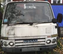Nissan Atlas. , 2 663 куб. см.