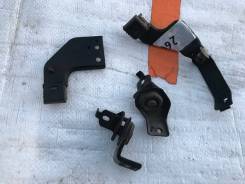 Крепление радиатора. Toyota Land Cruiser Prado, GRJ120, GRJ120W, KDJ120, KDJ120W, KZJ120, LJ120, RZJ120, RZJ120W, TRJ120, TRJ120W, VZJ120, VZJ120W