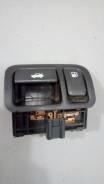 Кнопка открывания бензобака. Nissan: Teana, Cedric, President, Cima, Gloria Infiniti Q45, F50 Infiniti M45, Y34 Двигатели: QR20DE, QR25DE, VQ23DE, VQ3...
