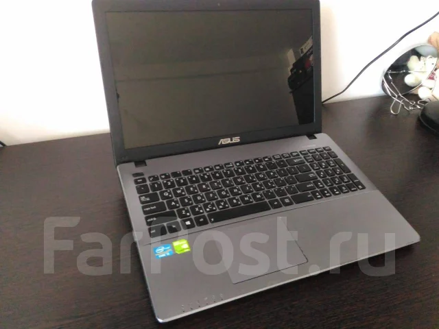 Asus X550VC. 15.6", 2,6����, ��� 4 ��, ���� 750���, WiFi: 1, Bluetooth: 1, ����������� �� 4��. ����