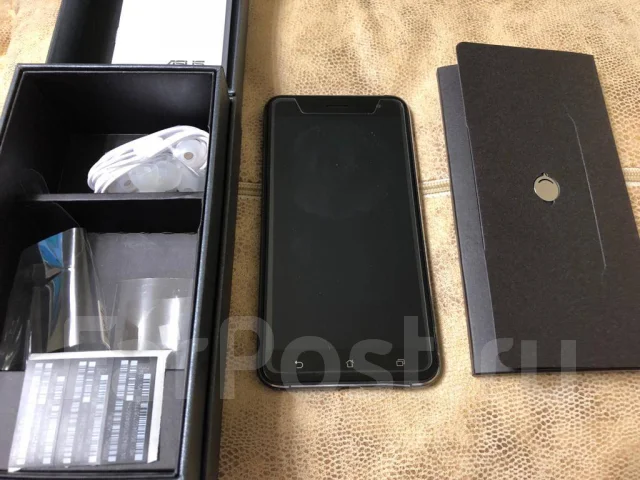 Asus ZenFone 3 ZE552KL. �/�, ������, 4G LTE ����