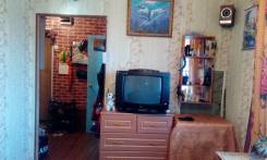 Гостинка, улица Корнилова 11. Столетие, агентство, 24 кв. м. Подъезд внутри