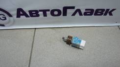 Концевик под педаль тормоза. Toyota: Mirai, Ipsum, iQ, Corolla, Dyna, Tundra, Tarago, Succeed, Aygo, Sienta, Corolla Axio, Porte, Camry, Auris, Sai, V...