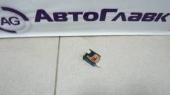 Концевик под педаль тормоза. Toyota: Platz, Windom, Aristo, Ipsum, Yaris Verso, Probox, Raum, Echo Verso, Mark II Wagon Blit, Caldina, Tarago, Origin...