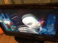 Akai. LCD (��) ����