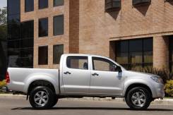 Toyota Hilux. ПТС Toyota HIlux 2013г, серебристый 2,5