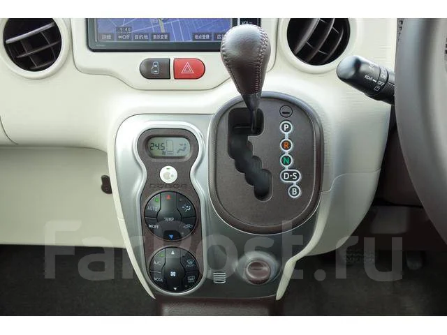 Toyota Spade. �������, ��������, 1.5 (109��.�.), ������, �/�, ��� ���. ��� ����� �� ������������ ����