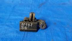 Замок бардачка. Toyota: Lite Ace, Quick Delivery, Town Ace, Van, Model-F, 4Runner, Hilux, Carina, Land Cruiser, T100, Hilux Surf, Master Ace Surf, Lan...