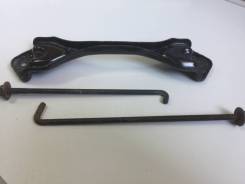 Крепление аккумулятора. Toyota: Crown, Granvia, 4Runner, Regius, Grand Hiace, Crown Majesta, Land Cruiser, FJ Cruiser, Touring Hiace, Hilux Surf, Hiac...