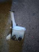 Бачок стеклоомывателя. Toyota Ractis, NCP100, NCP105, SCP100 Toyota Vitz, KSP90, NCP91, NCP95, SCP90 Двигатели: 1NZFE, 2SZFE, 1KRFE, 2NZFE