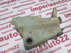 Бачок стеклоомывателя. Toyota Land Cruiser, FZJ100, FZJ105, HDJ100, HDJ100L, HDJ101K, HZJ105, HZJ105L, HZJ71, HZJ71V, HZJ74, HZJ74K, HZJ74V, HZJ76, HZ...