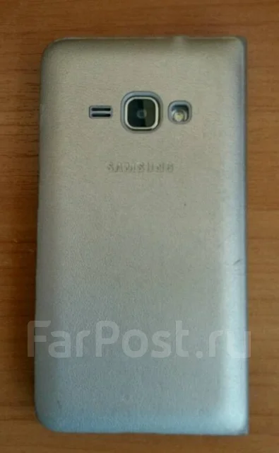 Samsung Galaxy J1. �/� ����