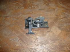 Замок капота. Mercedes-Benz E-Class, S211, W211 Двигатели: M112E26, M112E32, M113E50, M113E55, M156E63, M271KE18ML, M272E30, M272E35, M273E55, OM628...