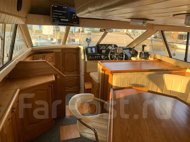 Bayliner. 1990 ���, ����� 10��., ��������� ������������, 425��.�., ������ ����