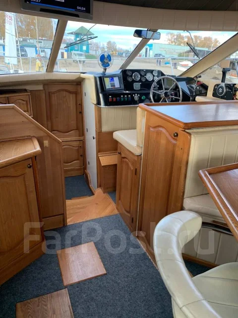 Bayliner. 1990 ���, ����� 10��., ��������� ������������, 425��.�., ������ ����